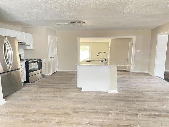 3rd image of 8947 Yarmouth Dr