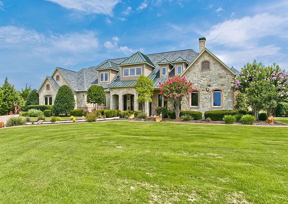 1st image of 3211 Amberwood Ln