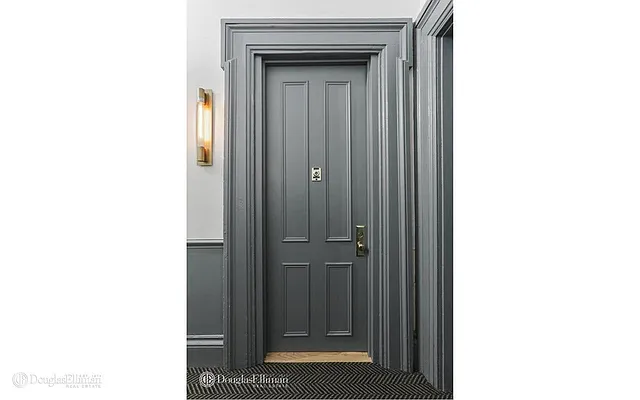 Rented by Douglas Elliman | media 26