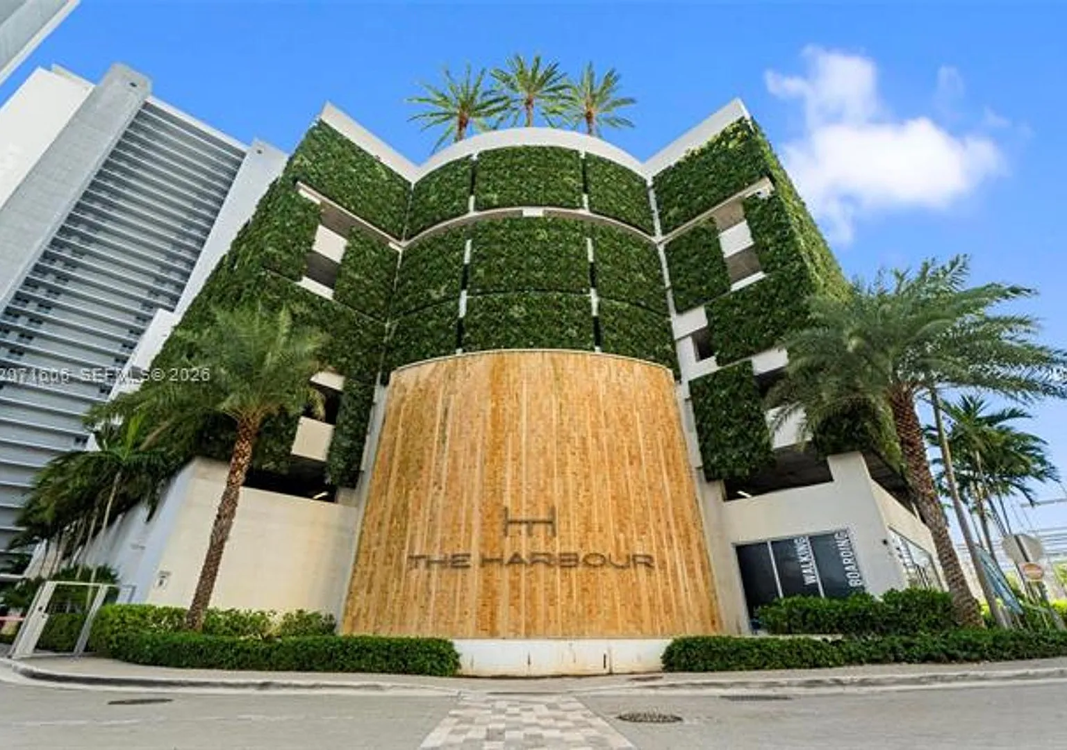 16385 Biscayne Blvd cu-521, North Miami Beach, FL 33160 — Photo 2