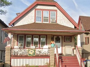 2425 S 5th St, Milwaukee, WI 53207