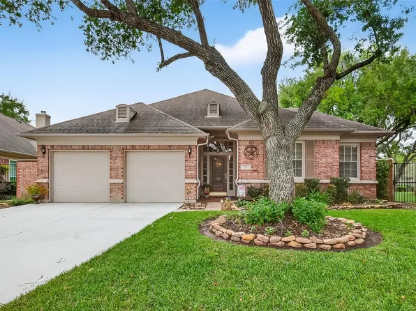 2827 Timber Briar Cir, Houston, TX 77059