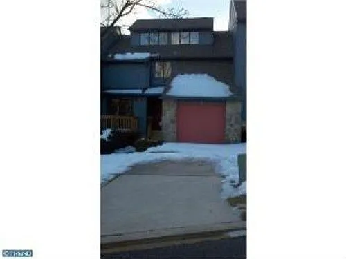 42 Foxtail Ct photo 1