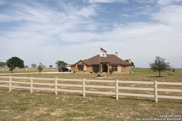 1st image of 107 Triple Bend Dr