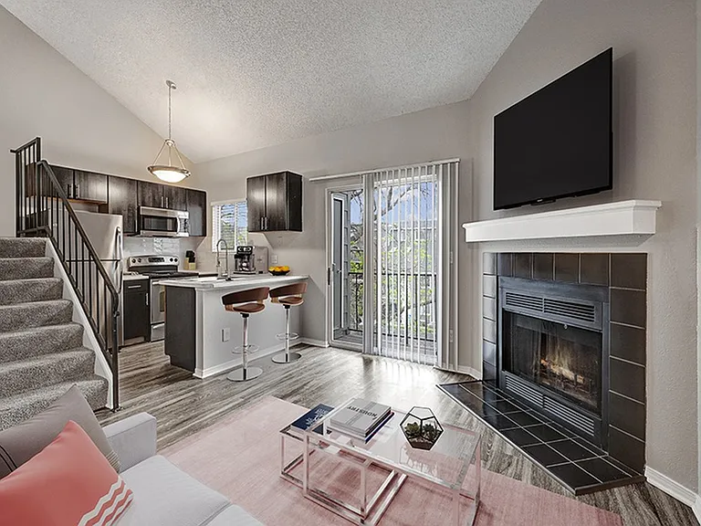 Summit Riverside Apartments — Photo 1