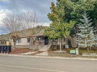 101 Fescue Ln, Roseburg, OR 97470