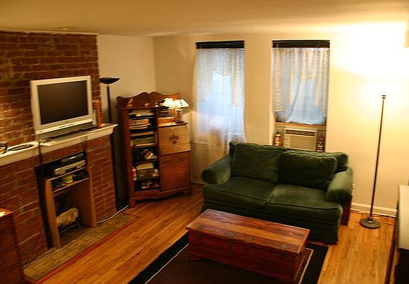 4th image of 124 E 85th St APT 1F