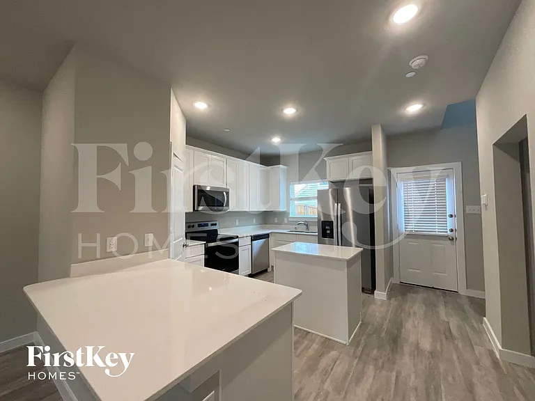 622 Ava Trl — Photo 3
