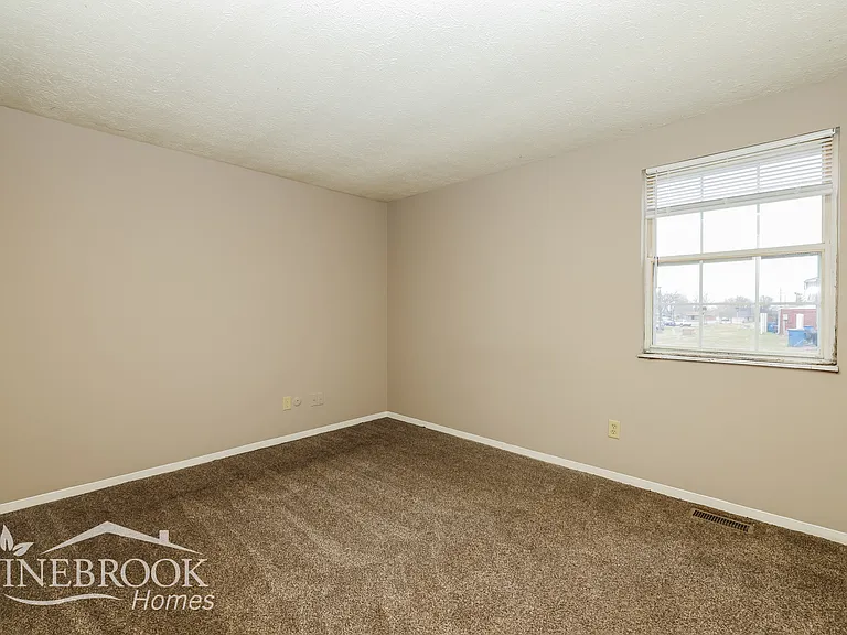 7564 Pomeranian Dr — Photo 10