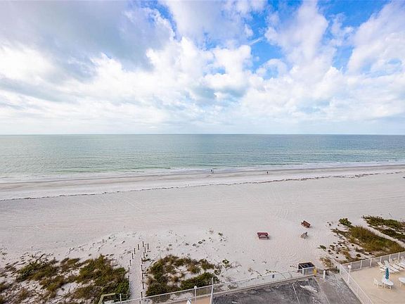 4th image of 19450 GULF BOULEVARD #705