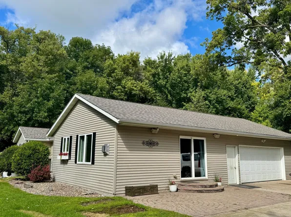 418 210th Ave SE, Blomkest, MN 56216