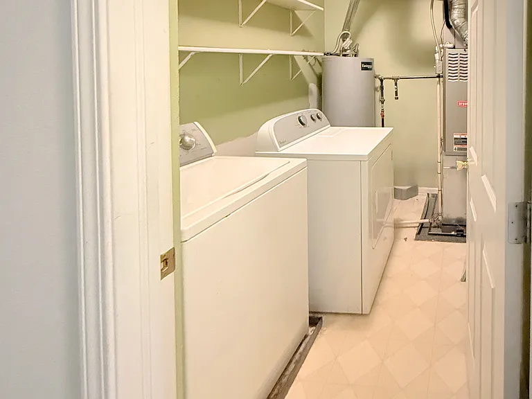 12754 Crescent Dr — Photo 29