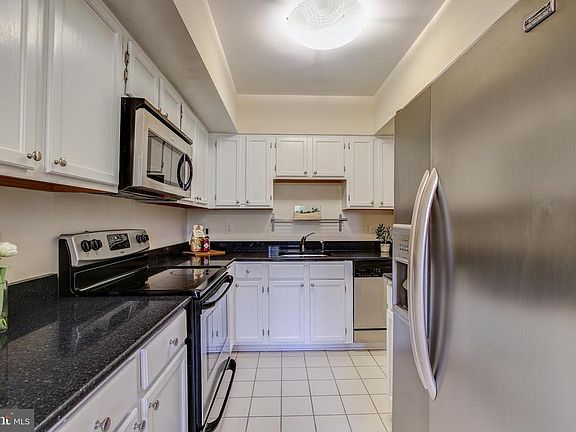 5th image of 6060 California Cir #1