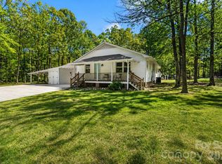 5801 Lindenwood Dr, Matthews, NC 28104