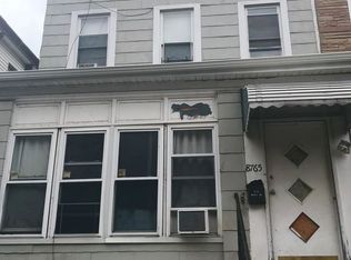 8765 123rd St, Richmond Hill, NY 11418