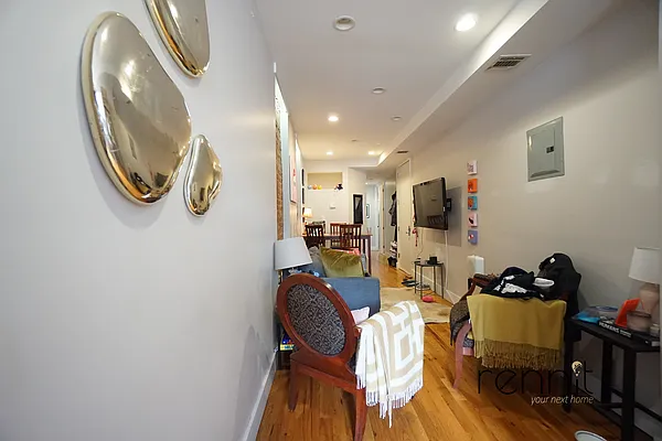 Rented by Rennit Inc. | media 11