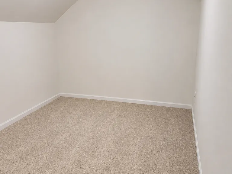 1016 Cleo St — Photo 8