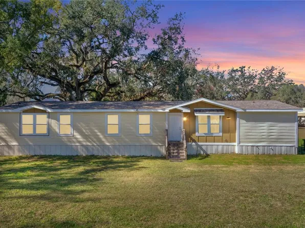 3735 Autumn Palm Dr, Zephyrhills, FL 33541
