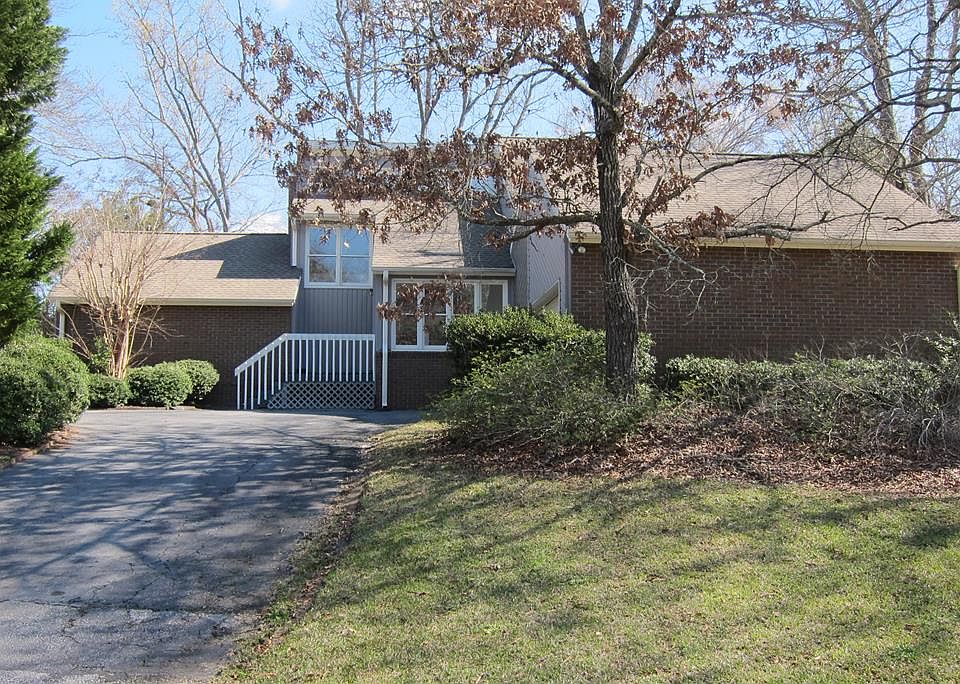 1st image of 132 Kensington Dr