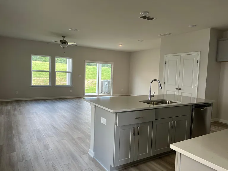 1692 Villageside Ct — Photo 2