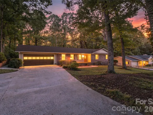 2604 Shearer Dr, Statesville, NC 28625