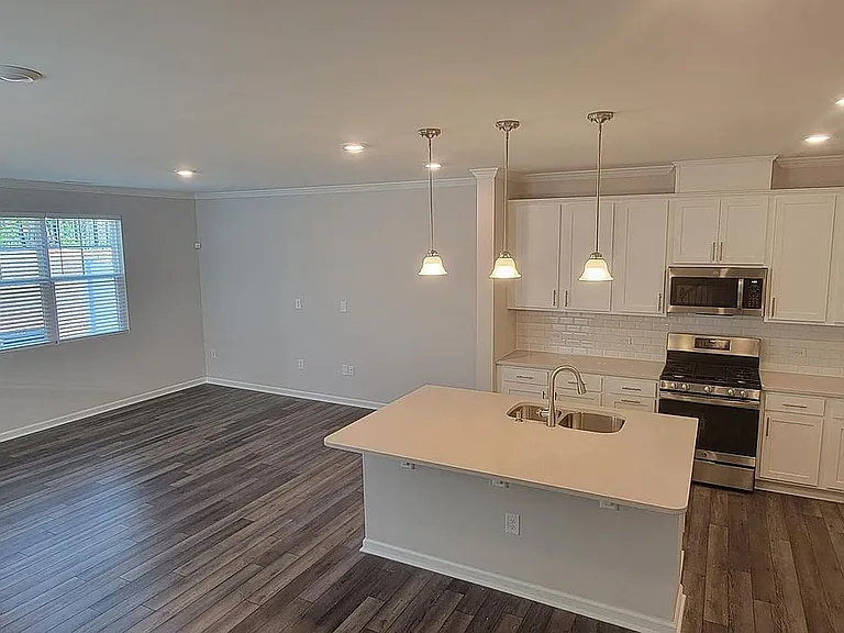 421 Hazy Hills Ln — Photo 7