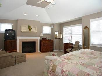 3rd image of 177 N Larch Ave
