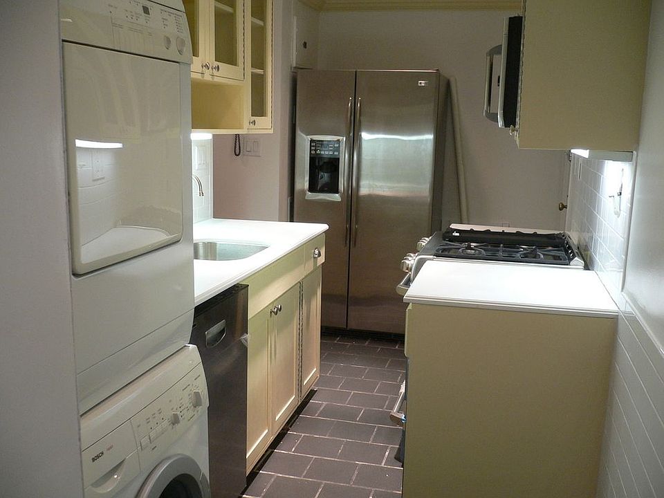1st image of 111 E 88th St APT 3C