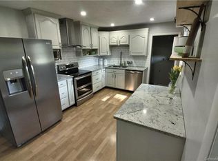 306 Fieldstone Rd, Mooresville, NC 28115