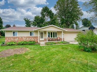 120 Endicott Dr, Howell, MI 48843