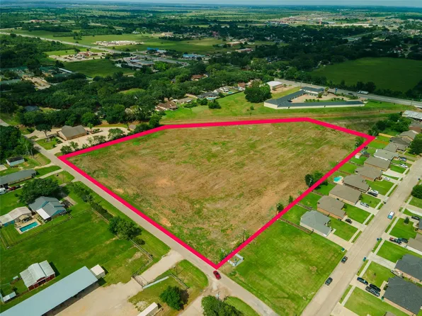 0 Karankawa St, Angleton, TX 77515