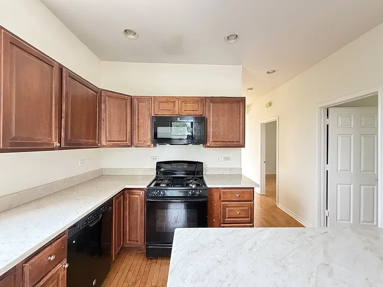 2537 N Kildare Ave #4 — Photo 5
