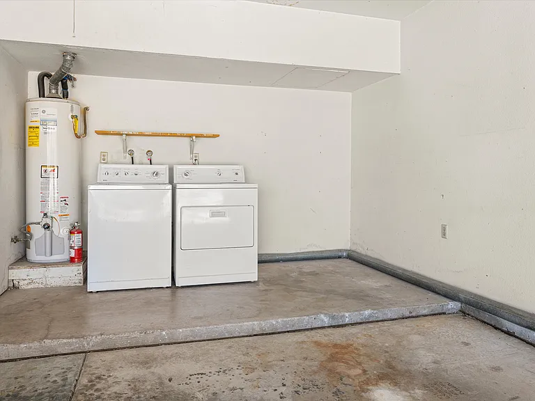 6951 Wedgewood Way — Photo 25