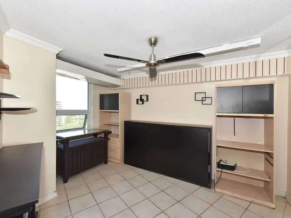 627 The West Mall #906, Toronto, ON M9C 4X5