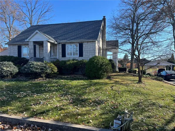 400 Spruce St, Walnutport, PA 18088