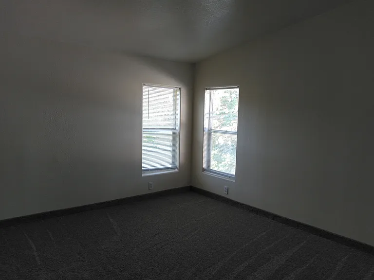 446 W 240 N — Photo 7