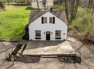 4978 S Pioneer Rd, Gibsonia, PA