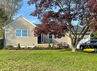 32 Nassau Ave, West Babylon, NY 11704