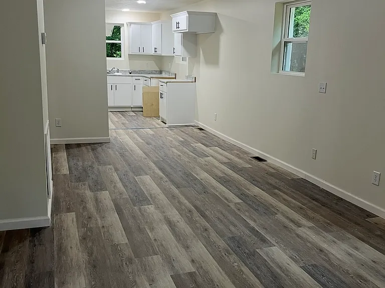 578 Gentry Ln — Photo 2