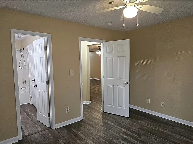 3375 Galleria Dr — Photo 7