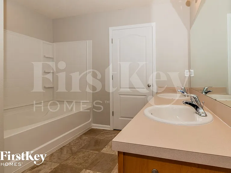 8058 Brothers Walk Ln — Photo 8