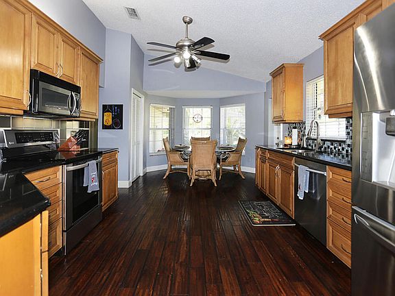 5th image of 328 Glenbriar Cir
