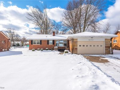 1876 Dunellon Dr, Lyndhurst, OH, 44124