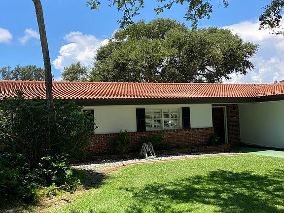 2nd image of 270 Antigua Dr