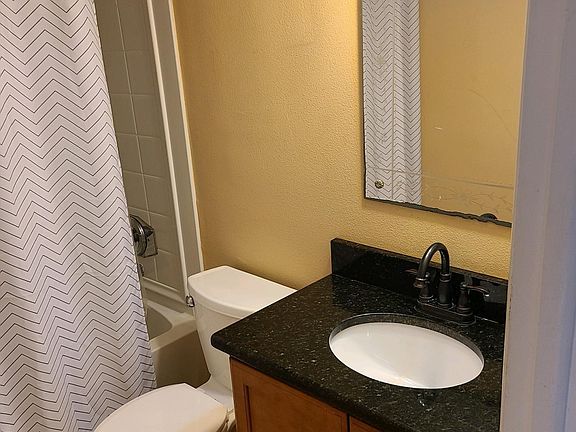 5th image of 131 Bristol Ct #131