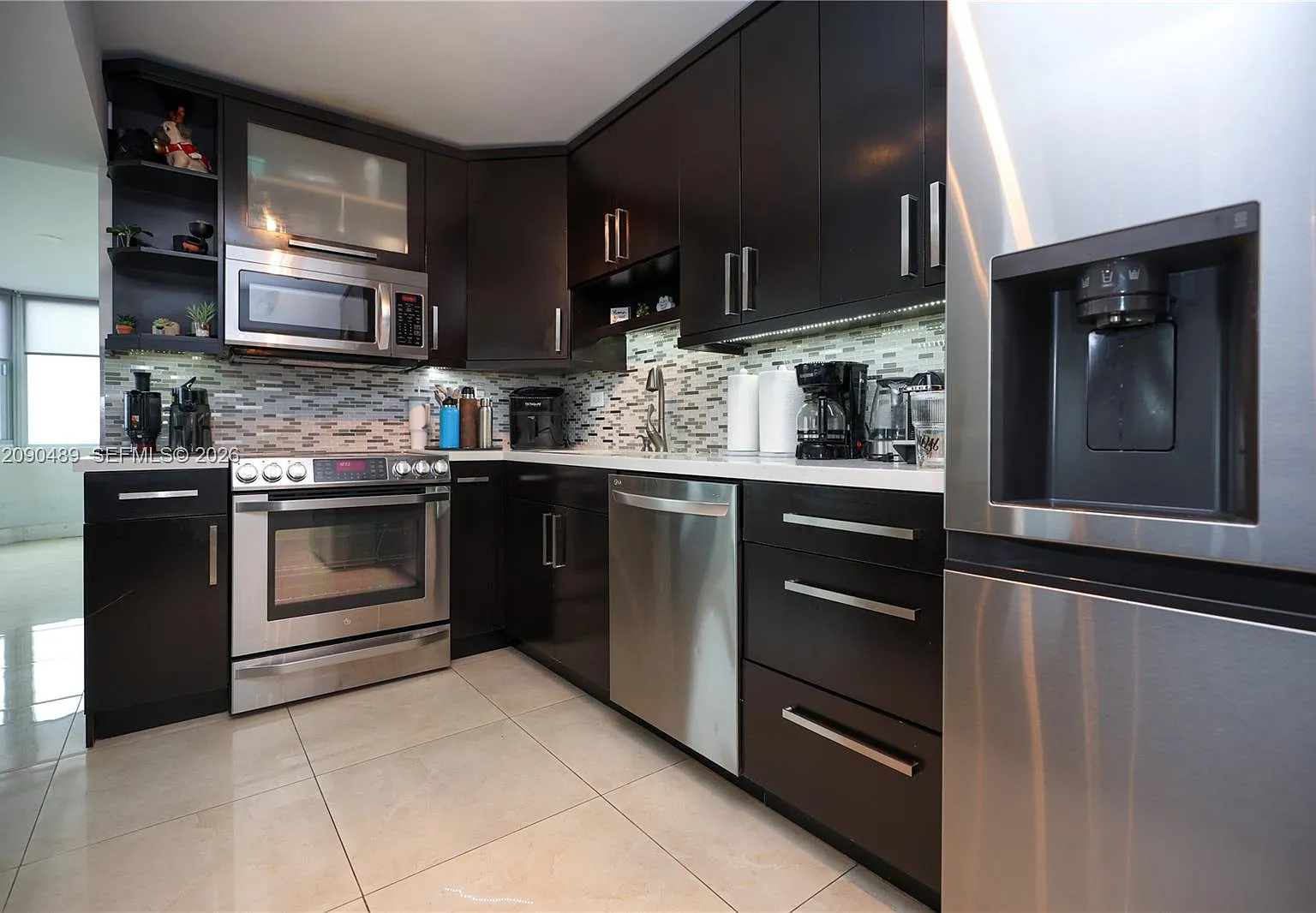 Burleigh House Condo — Photo 2