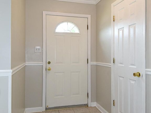 3rd image of 4784 S Park Ct