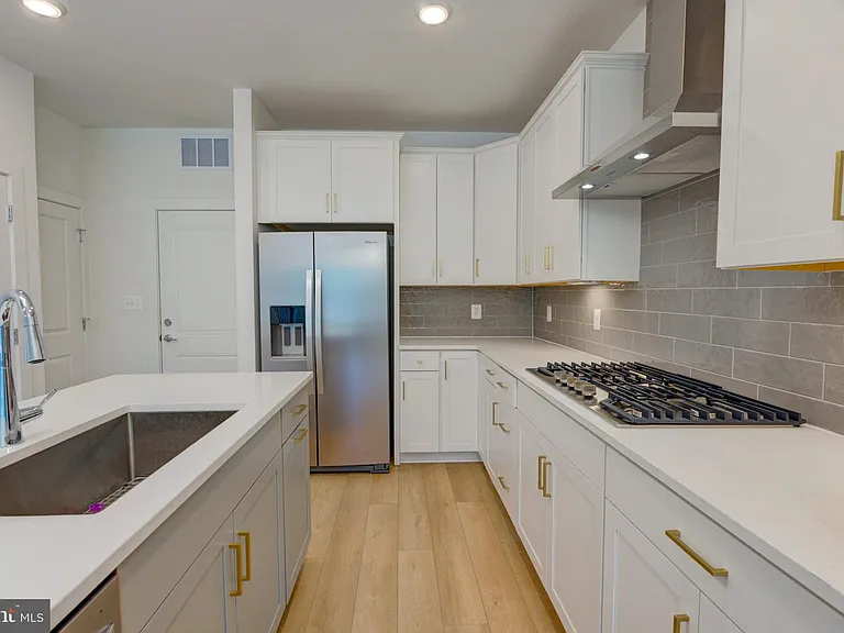 16108 Frederick Rd — Photo 12
