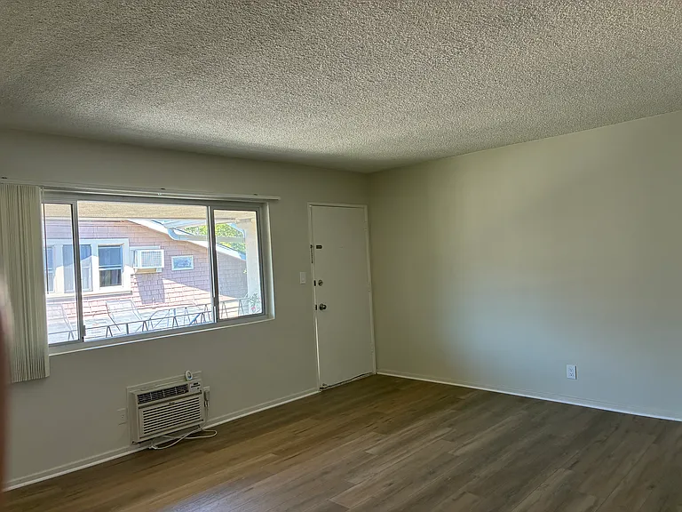 319 N Kenwood St #6 — Photo 16
