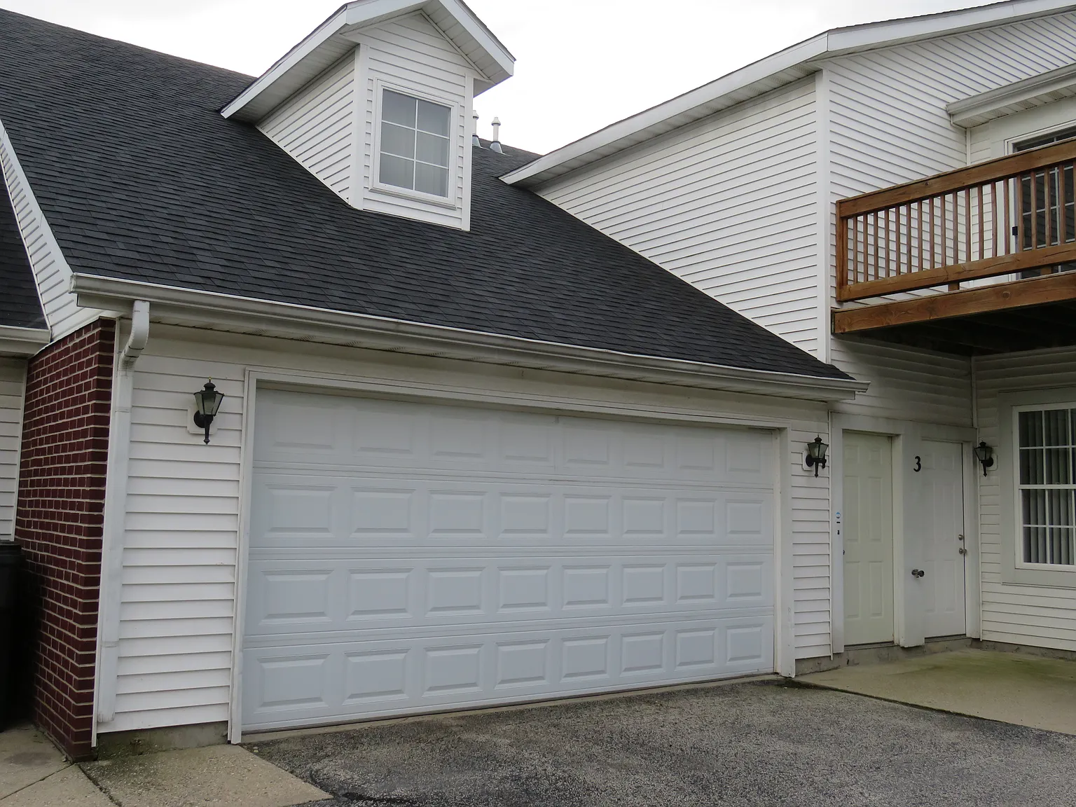 3 bed, 1425 sqft, $1,795 — Photo 1